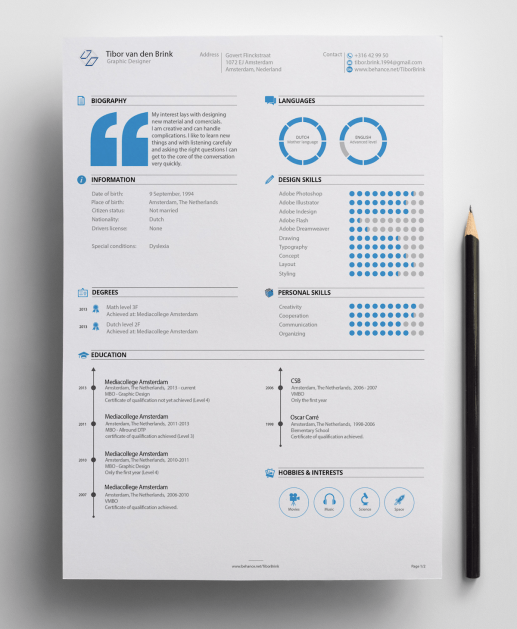 Praktyczny wzór CV z niebieskimi elementami dekoracyjnymi.